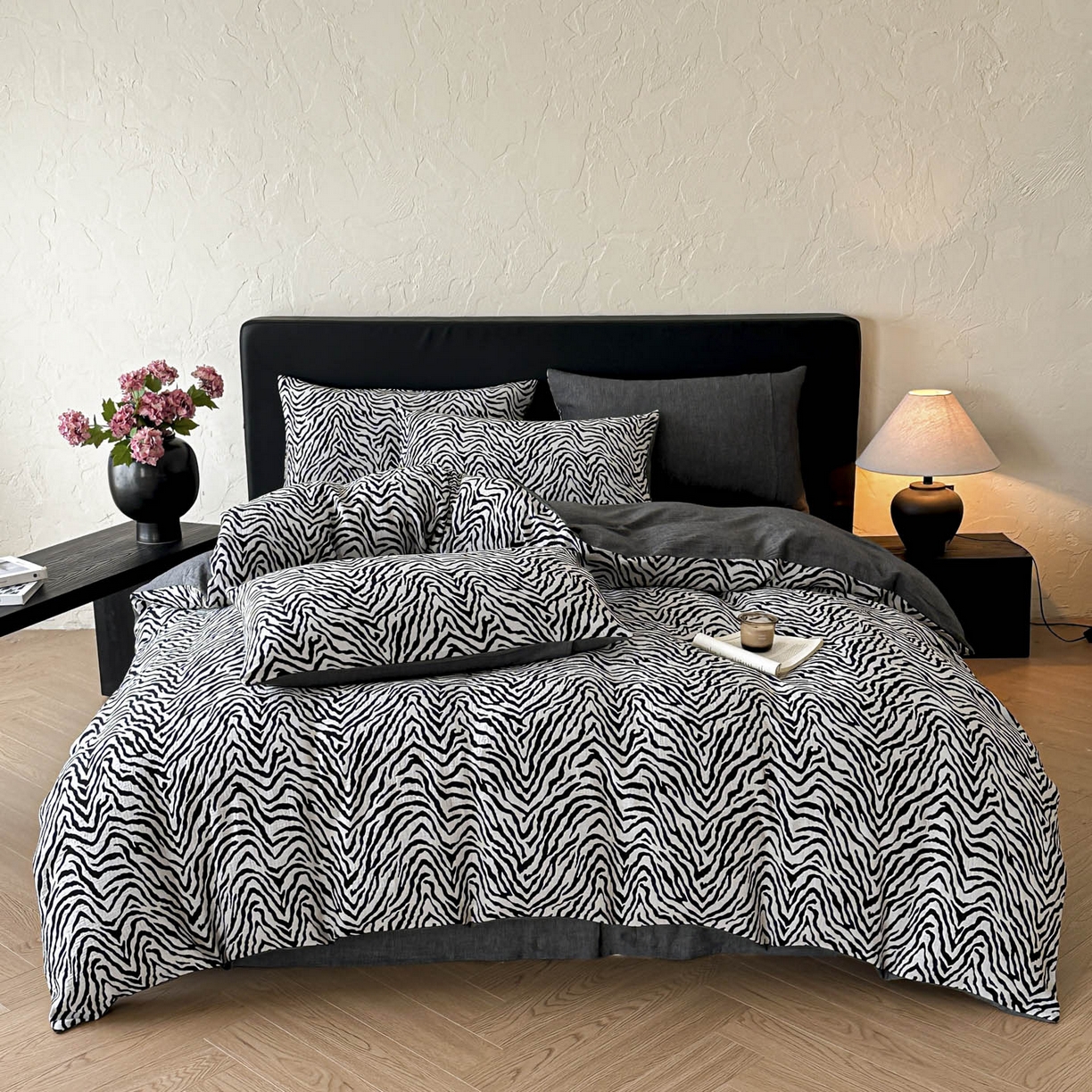 91家纺网 家纺一手货源 找家纺 莱茵家居 2026新款A类60支全棉纯棉复古侘寂风色织提花四件套-墨隙系列 斑斓-深灰