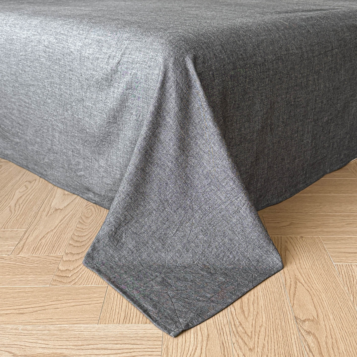 91家纺网 家纺一手货源 找家纺 莱茵家居 2026新款A类60支全棉纯棉复古侘寂风色织提花四件套-墨隙系列 斑斓-深灰