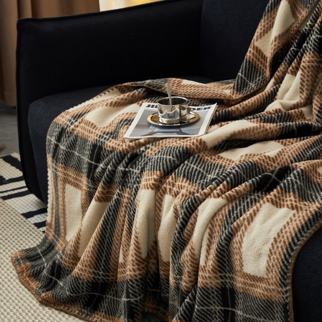 91家纺网 家纺一手货源 找家纺 莱家富 2026新款加厚高端仿羊绒毛毯沙发盖毯午睡盖被双层复古四季毯礼盒装 贝蒂斯