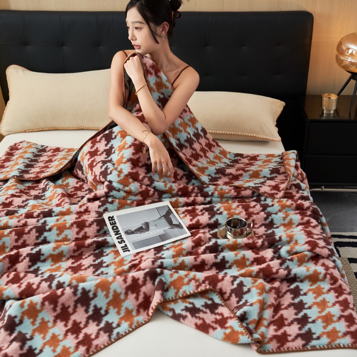 91家纺网 家纺一手货源 找家纺 莱家富 2026新款加厚高端仿羊绒毛毯沙发盖毯午睡盖被双层复古四季毯礼盒装 千鸟格