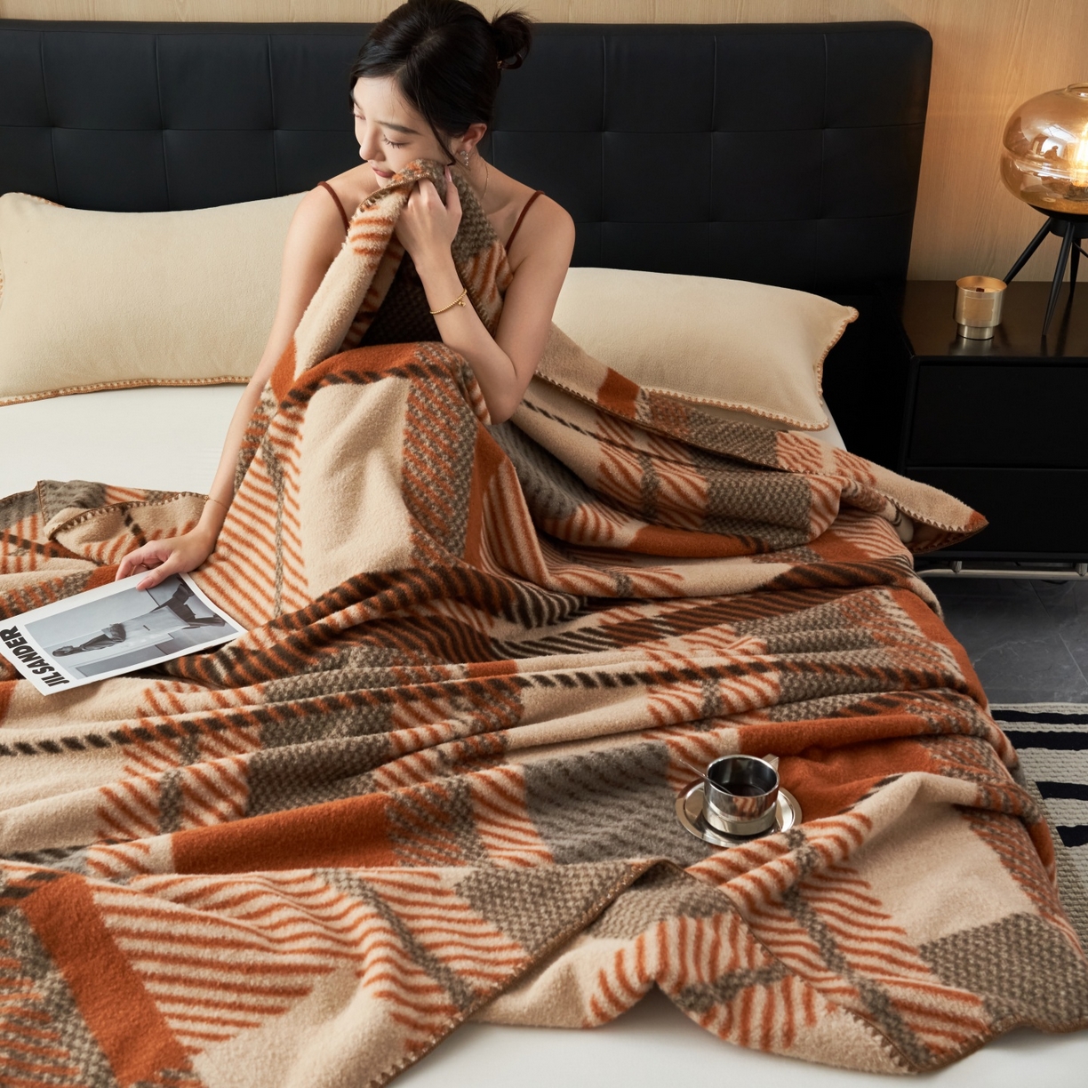 91家纺网 家纺一手货源 找家纺 莱家富 2026新款加厚高端仿羊绒毛毯沙发盖毯午睡盖被双层复古四季毯礼盒装 麦克马伦