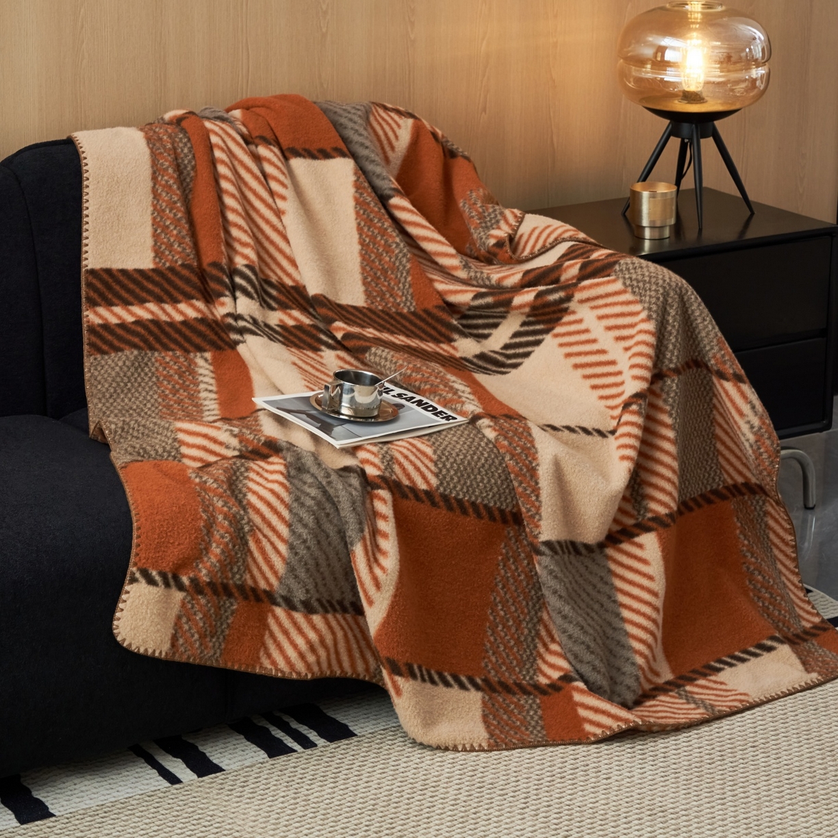 91家纺网 家纺一手货源 找家纺 莱家富 2026新款加厚高端仿羊绒毛毯沙发盖毯午睡盖被双层复古四季毯礼盒装 麦克马伦