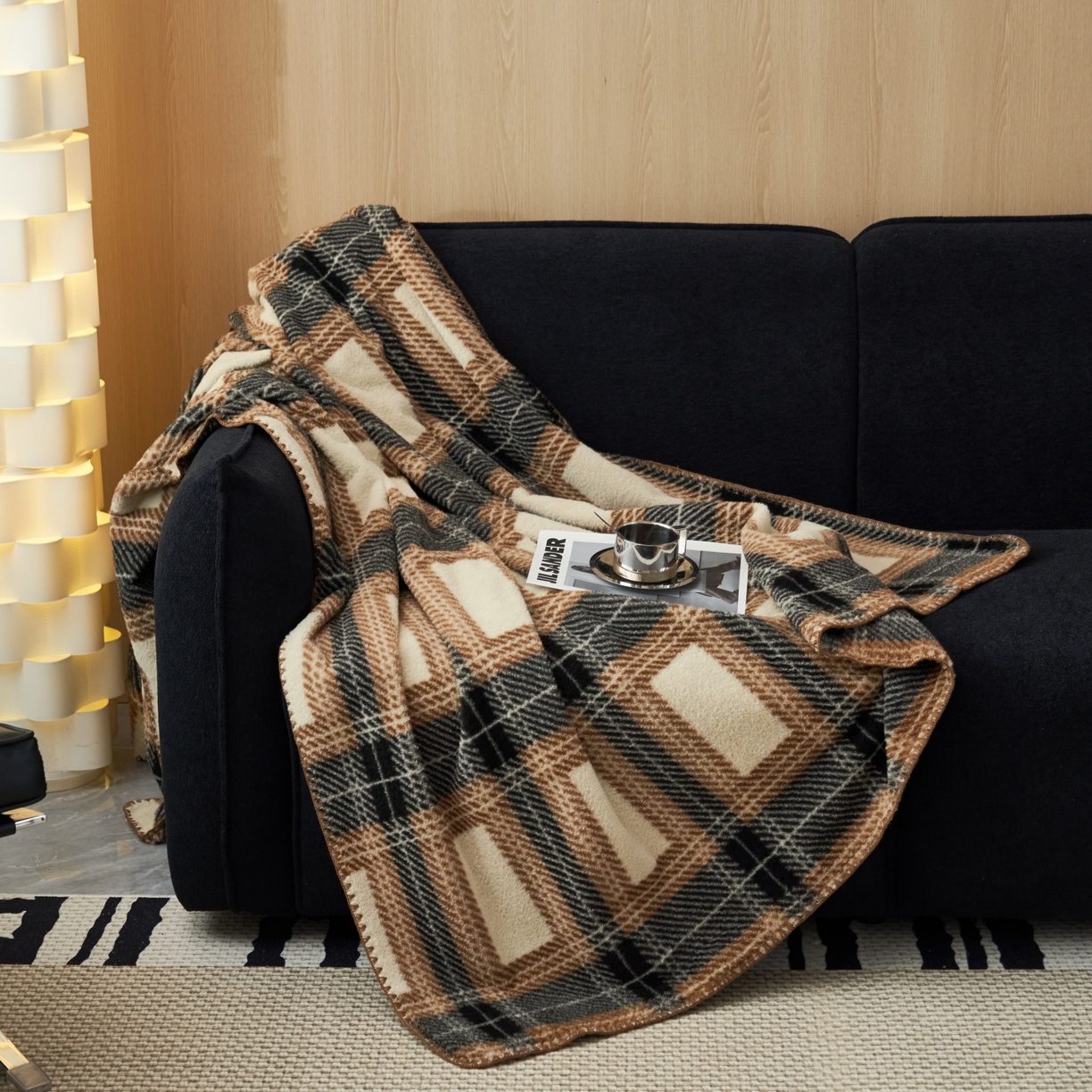 91家纺网 家纺一手货源 找家纺 莱家富 2026新款加厚高端仿羊绒毛毯沙发盖毯午睡盖被双层复古四季毯礼盒装 贝蒂斯