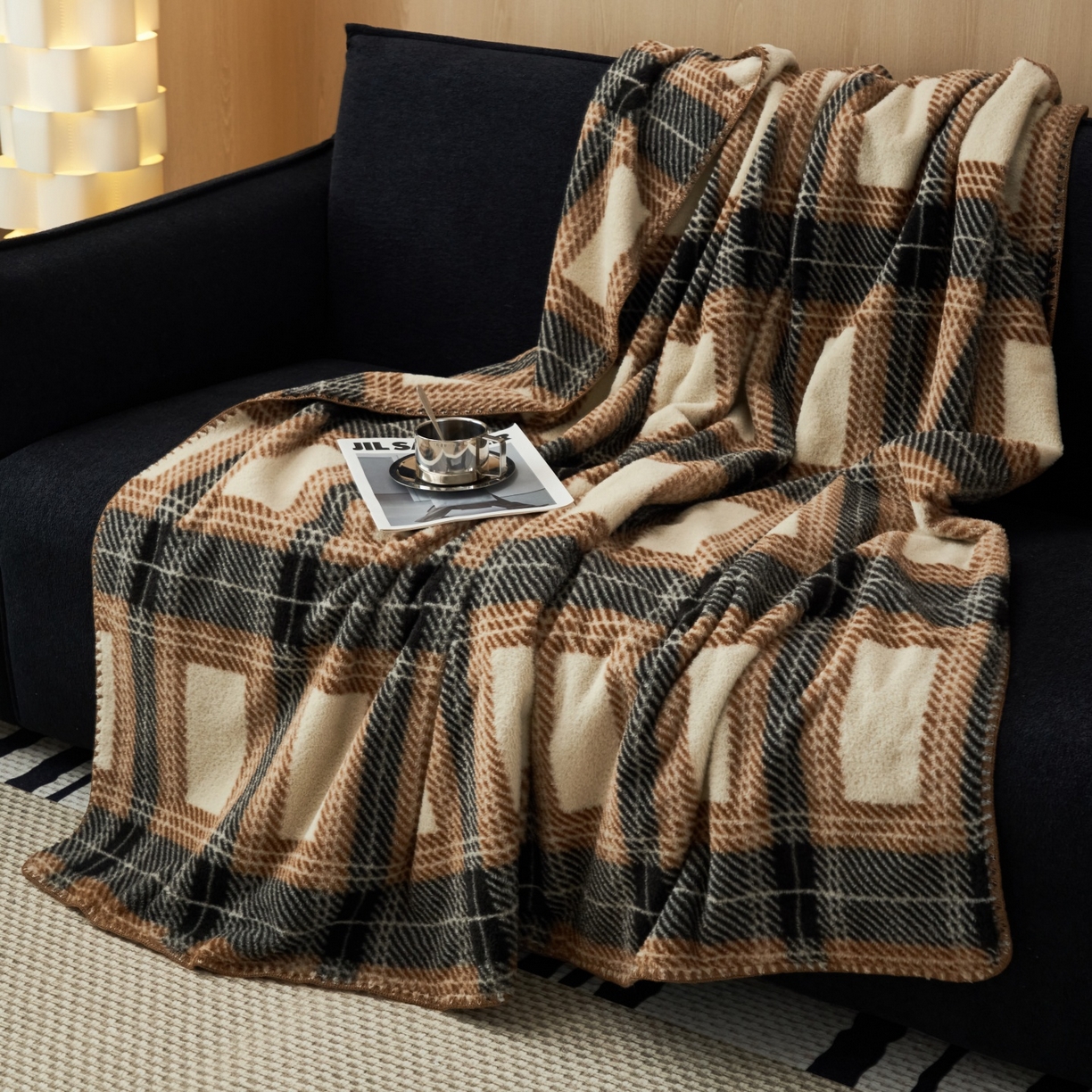 91家纺网 家纺一手货源 找家纺 莱家富 2026新款加厚高端仿羊绒毛毯沙发盖毯午睡盖被双层复古四季毯礼盒装 贝蒂斯