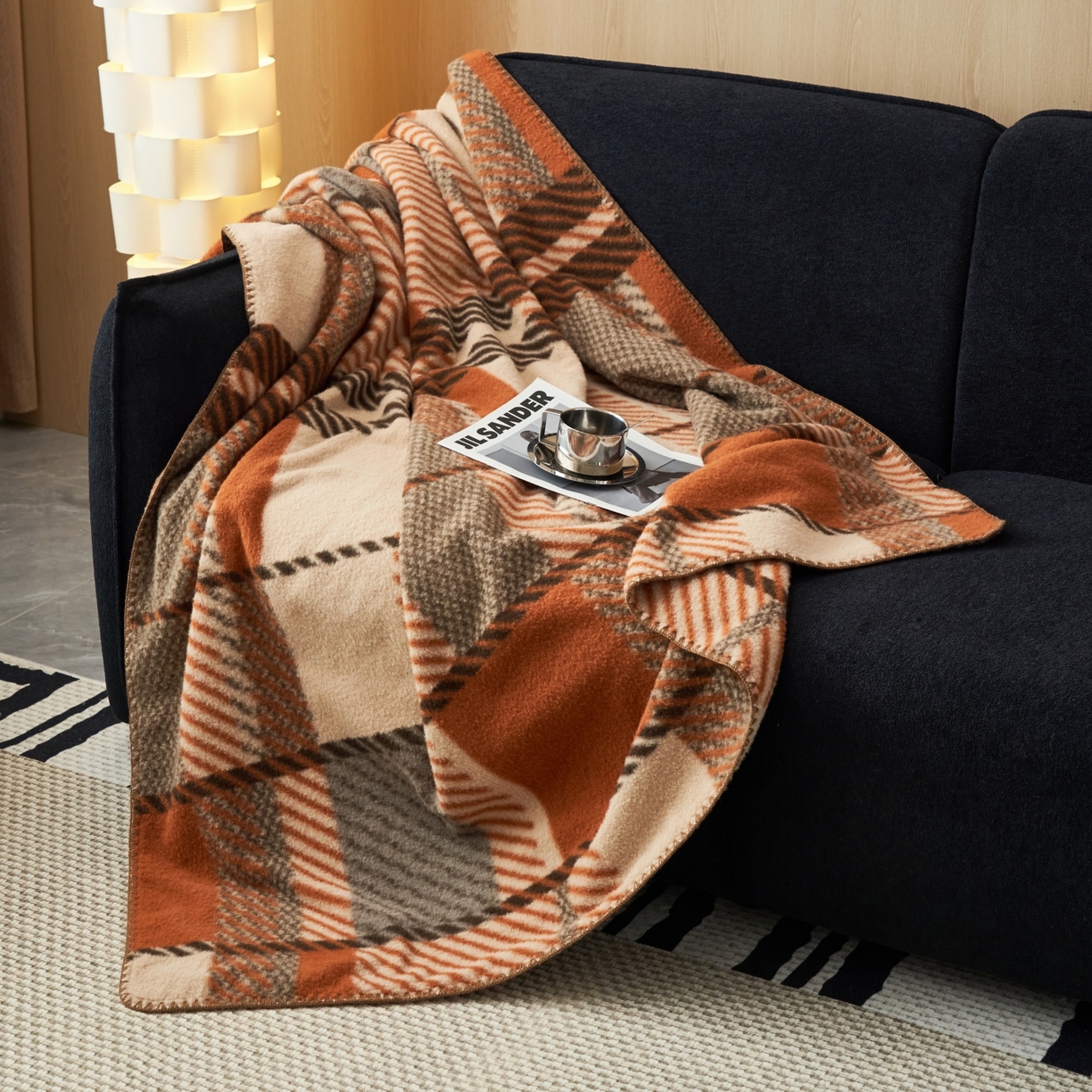 91家纺网 家纺一手货源 找家纺 莱家富 2026新款加厚高端仿羊绒毛毯沙发盖毯午睡盖被双层复古四季毯礼盒装 麦克马伦