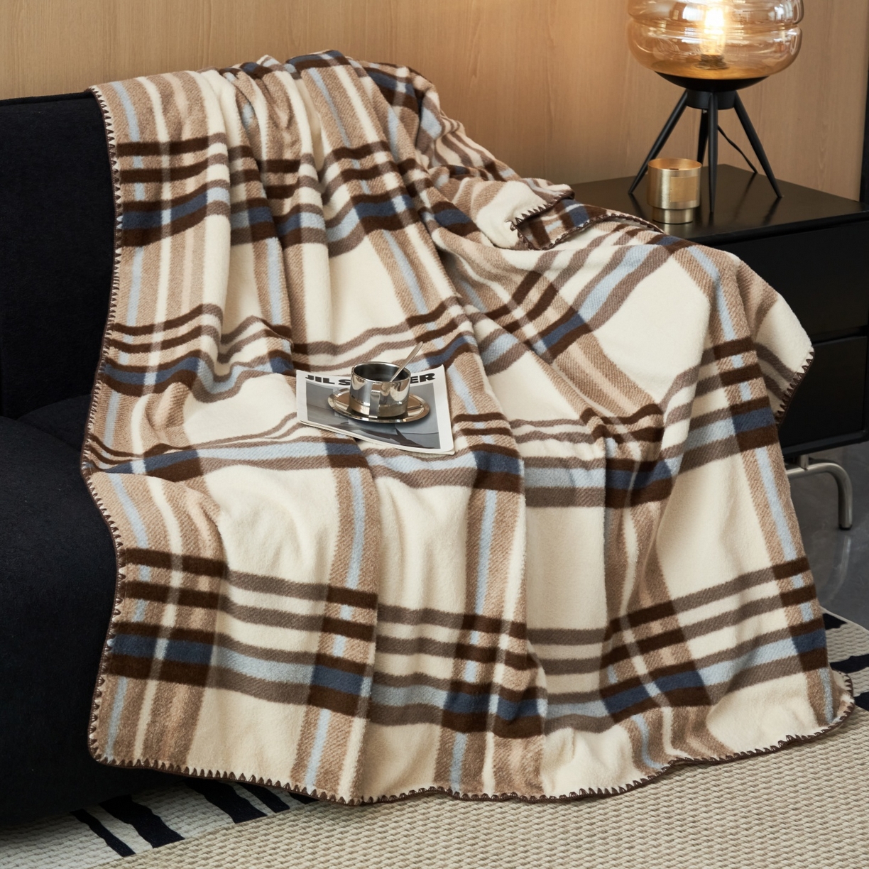 91家纺网 家纺一手货源 找家纺 莱家富 2026新款加厚高端仿羊绒毛毯沙发盖毯午睡盖被双层复古四季毯礼盒装 经典格