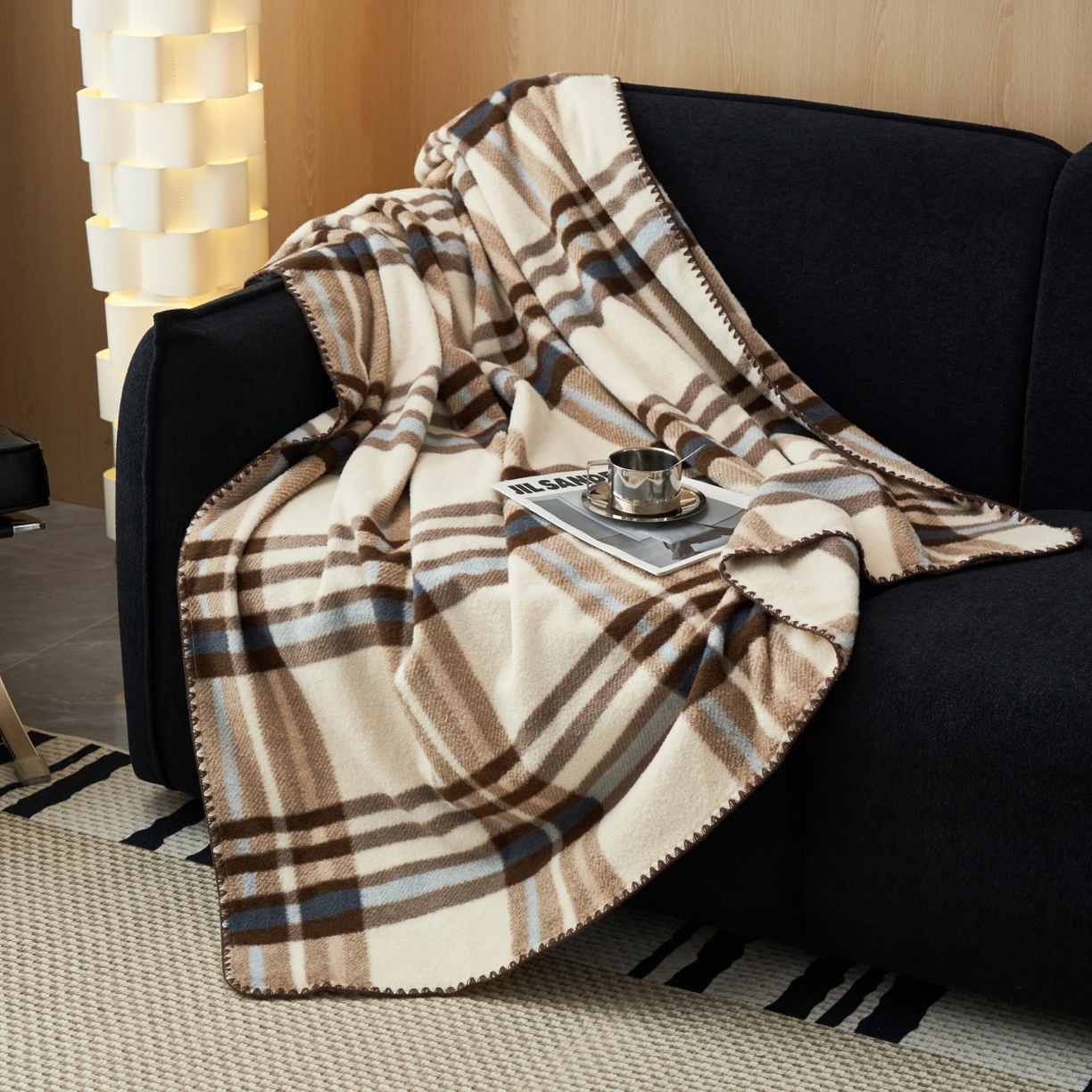 91家纺网 家纺一手货源 找家纺 莱家富 2026新款加厚高端仿羊绒毛毯沙发盖毯午睡盖被双层复古四季毯礼盒装 经典格