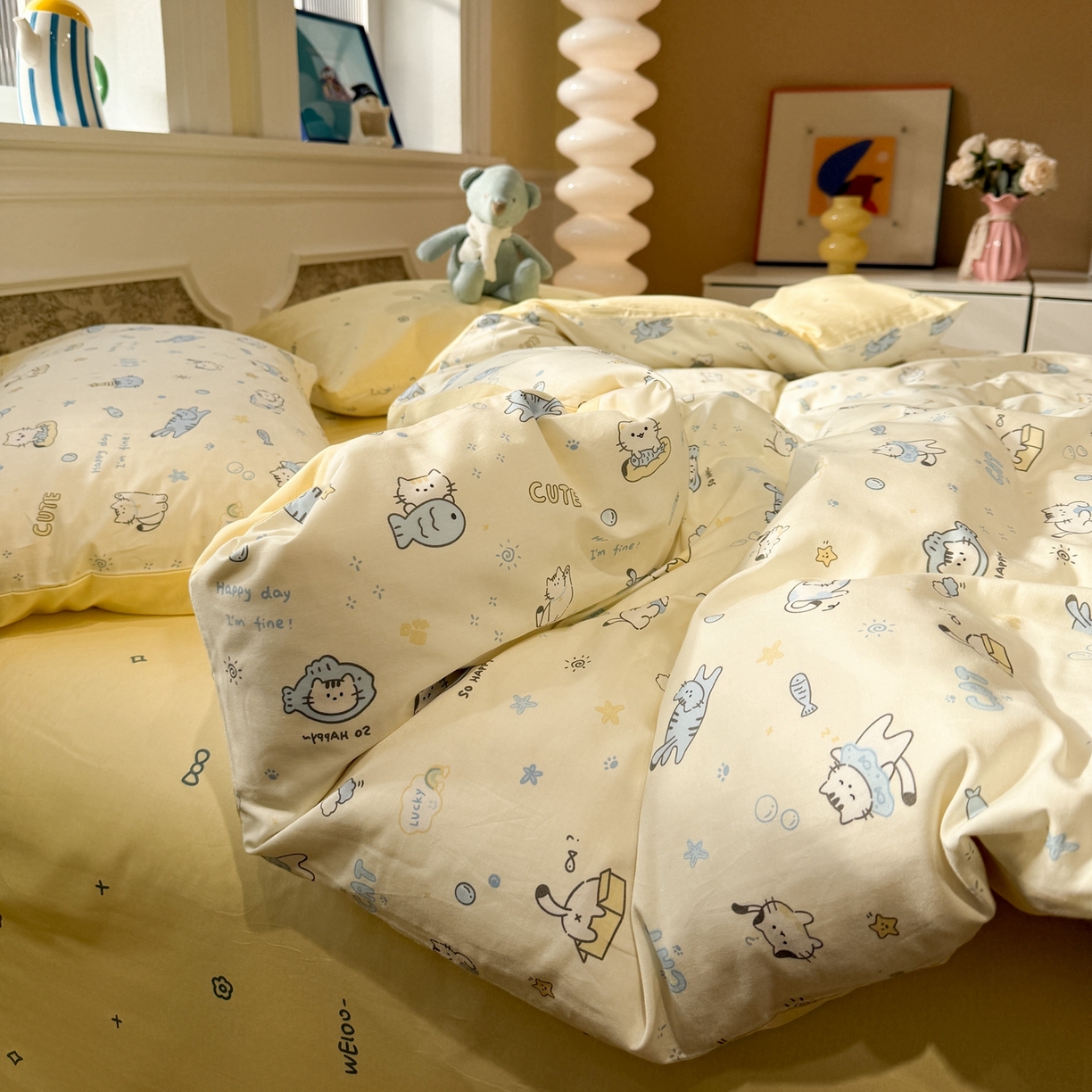 91家纺网 家纺一手货源 找家纺 呗旺鹿 2026新款全棉纯棉40支13070卡通印花四件套-场景二 机灵猫