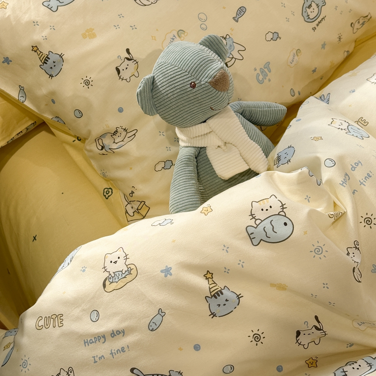 91家纺网 家纺一手货源 找家纺 呗旺鹿 2026新款全棉纯棉40支13070卡通印花四件套-场景二 机灵猫