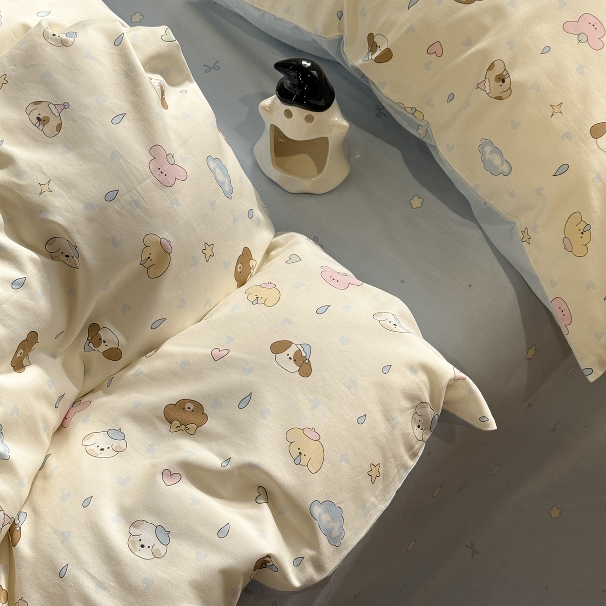 91家纺网 家纺一手货源 找家纺 呗旺鹿 2026新款全棉纯棉40支13070卡通印花四件套-场景二 鼻涕狗