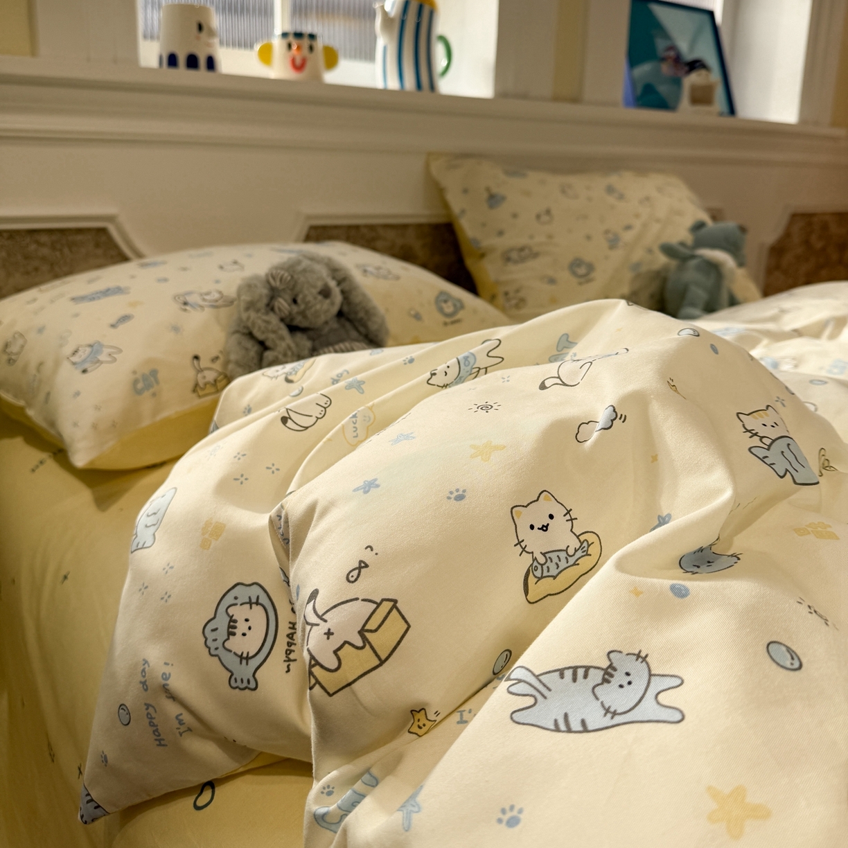 91家纺网 家纺一手货源 找家纺 呗旺鹿 2026新款全棉纯棉40支13070卡通印花四件套-场景二 机灵猫