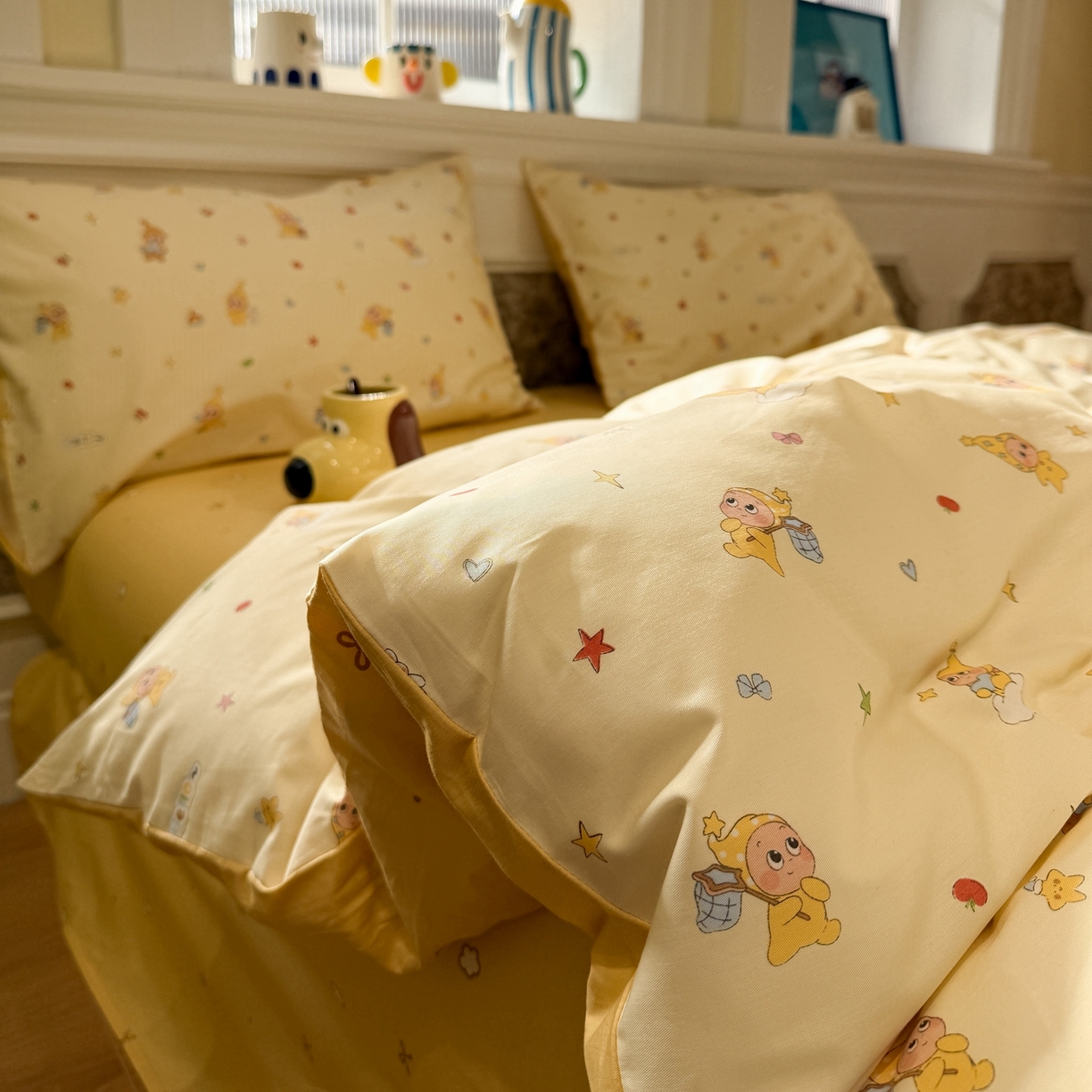 91家纺网 家纺一手货源 找家纺 呗旺鹿 2026新款全棉纯棉40支13070卡通印花四件套-场景二 可爱星人