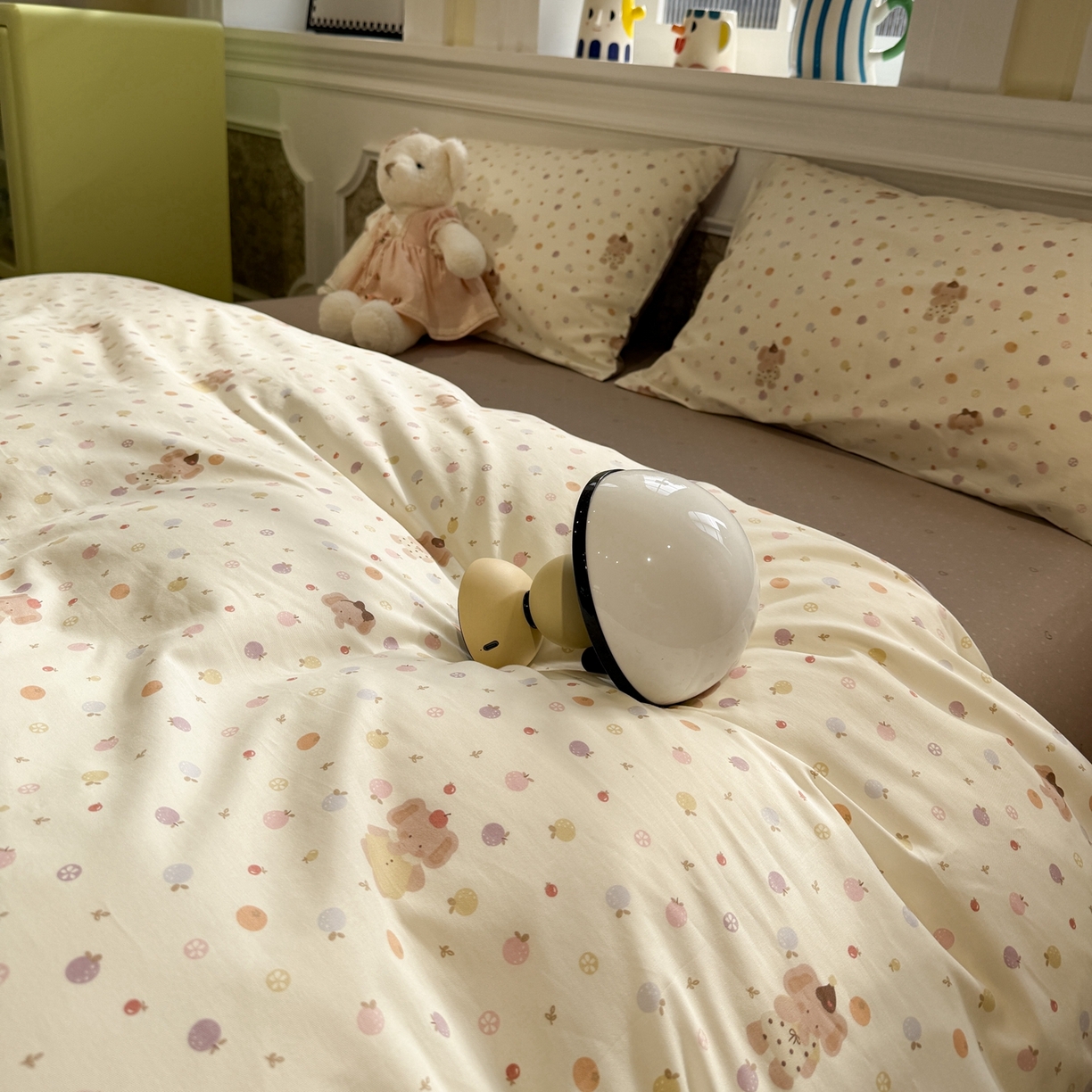 91家纺网 家纺一手货源 找家纺 呗旺鹿 2026新款全棉纯棉40支13070卡通印花四件套-场景二 果子象