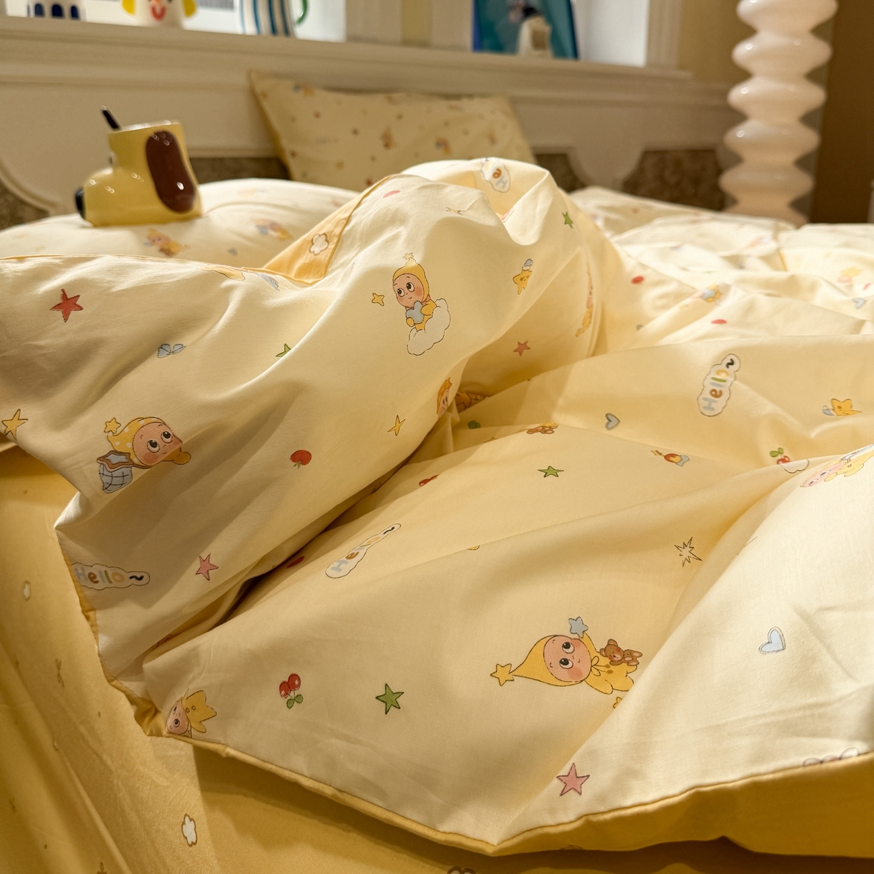 91家纺网 家纺一手货源 找家纺 呗旺鹿 2026新款全棉纯棉40支13070卡通印花四件套-场景二 可爱星人