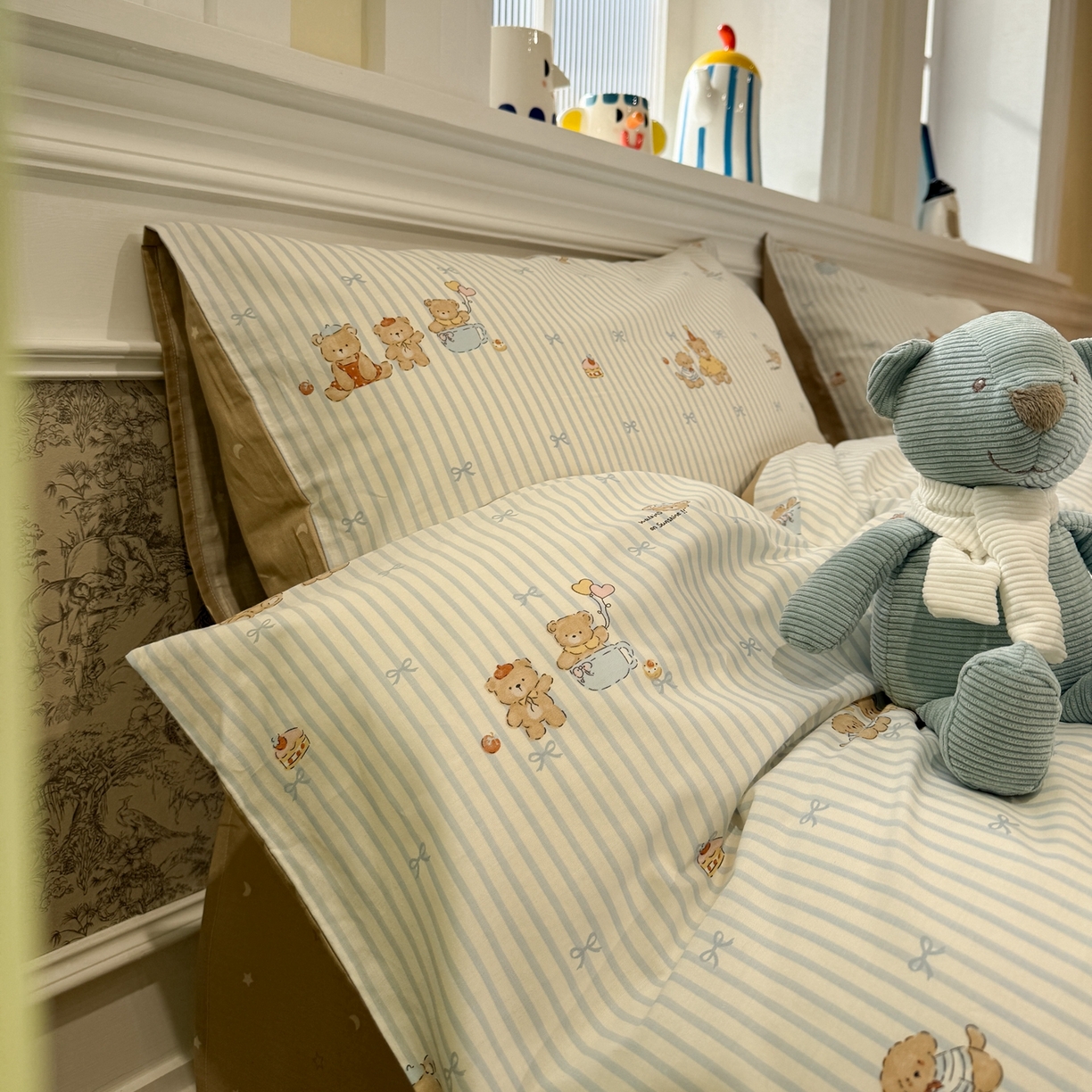 91家纺网 家纺一手货源 找家纺 呗旺鹿 2026新款全棉纯棉40支13070卡通印花四件套-场景二 幸福小熊