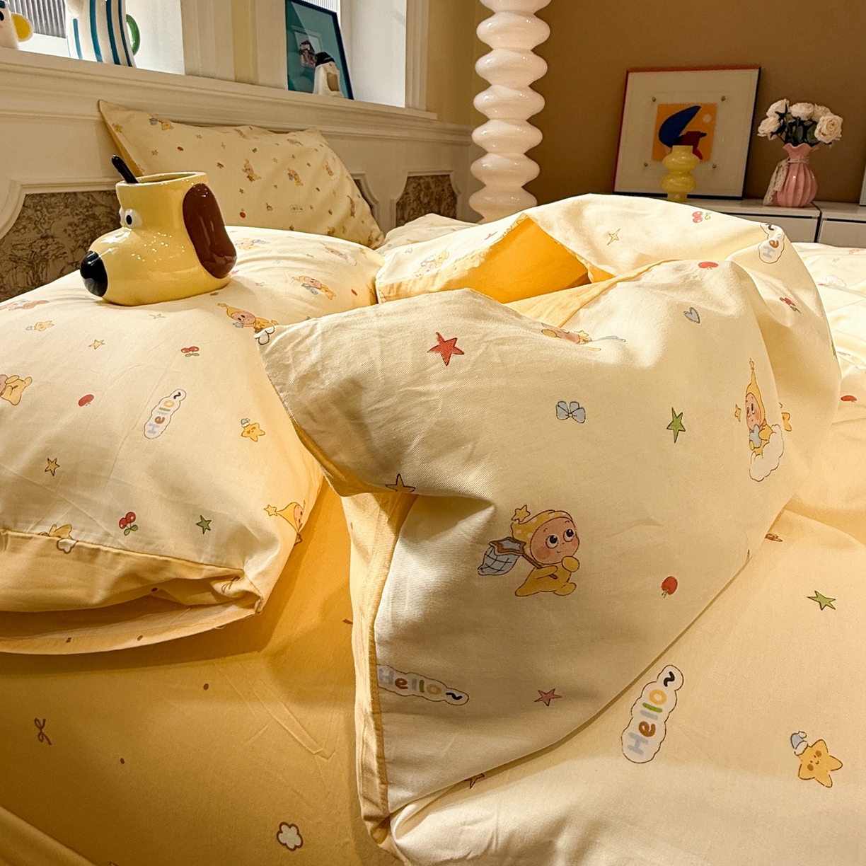 91家纺网 家纺一手货源 找家纺 呗旺鹿 2026新款全棉纯棉40支13070卡通印花四件套-场景二 可爱星人