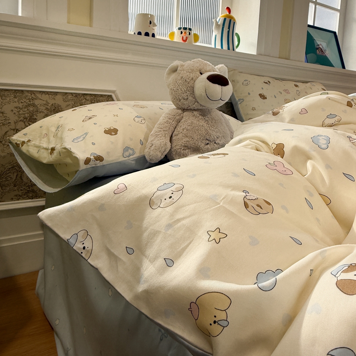 91家纺网 家纺一手货源 找家纺 呗旺鹿 2026新款全棉纯棉40支13070卡通印花四件套-场景二 鼻涕狗