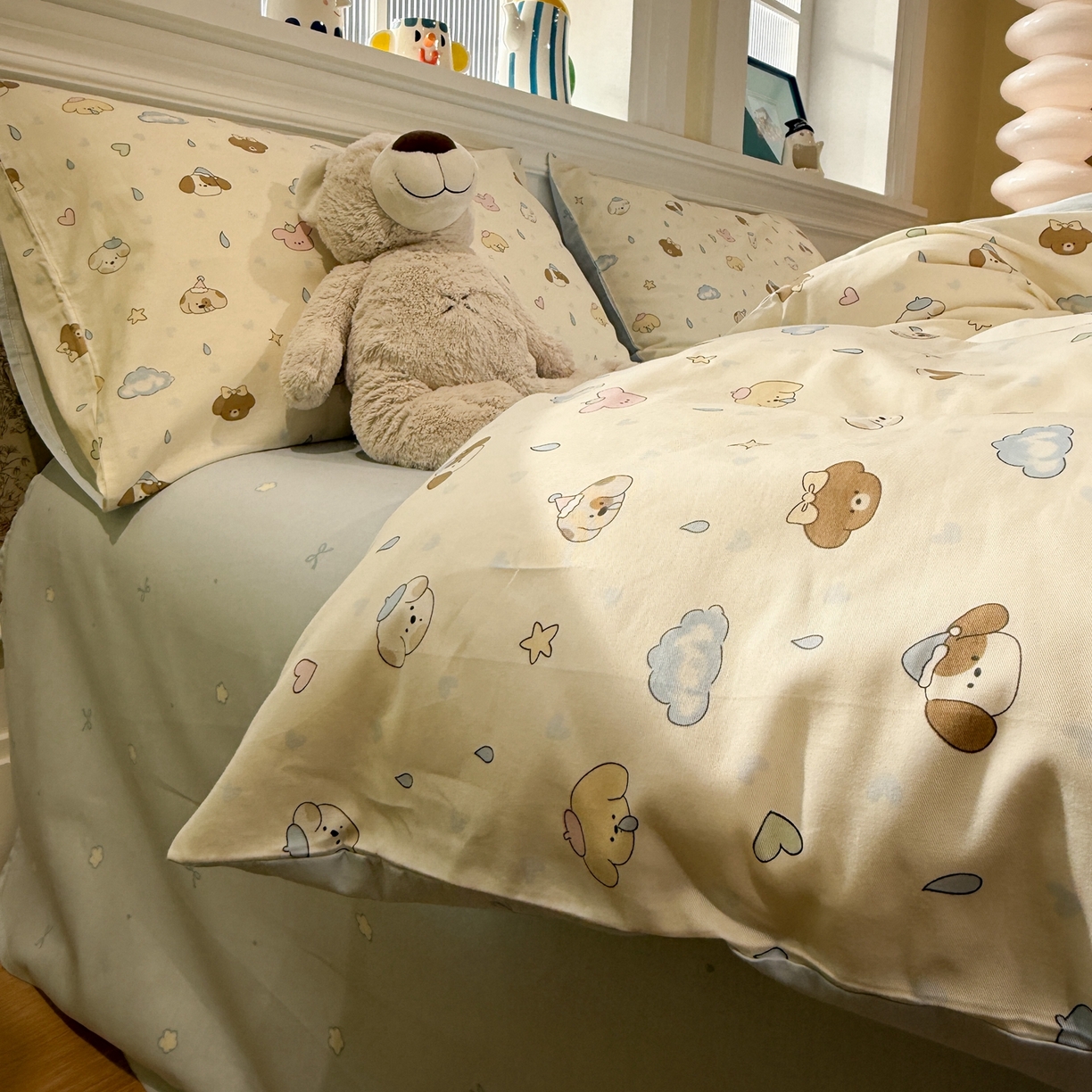 91家纺网 家纺一手货源 找家纺 呗旺鹿 2026新款全棉纯棉40支13070卡通印花四件套-场景二 鼻涕狗