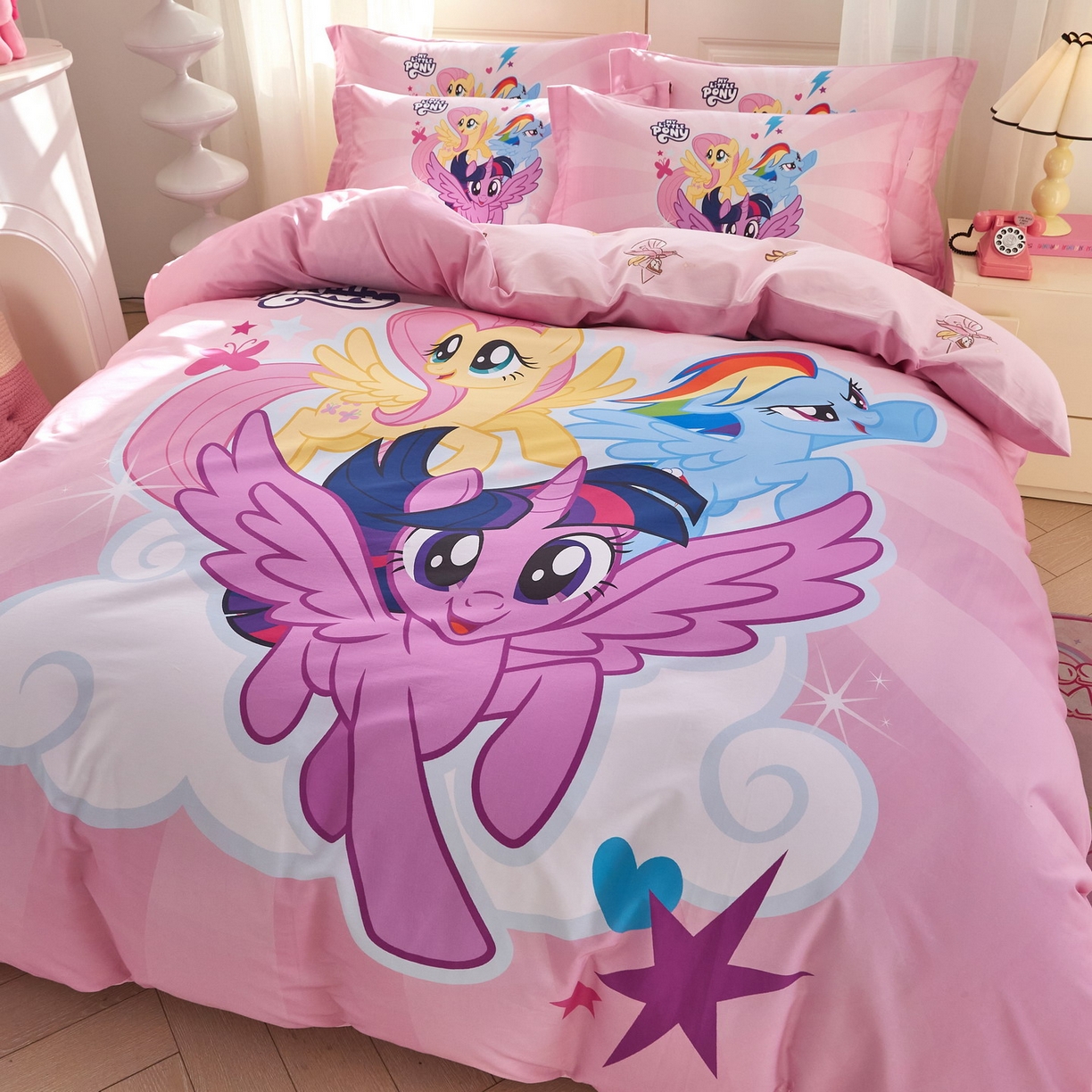 91家纺网 家纺一手货源 找家纺 蘭菲家纺 2026新款全棉纯棉大版卡通四件套-小马宝莉 飞翔.宝莉