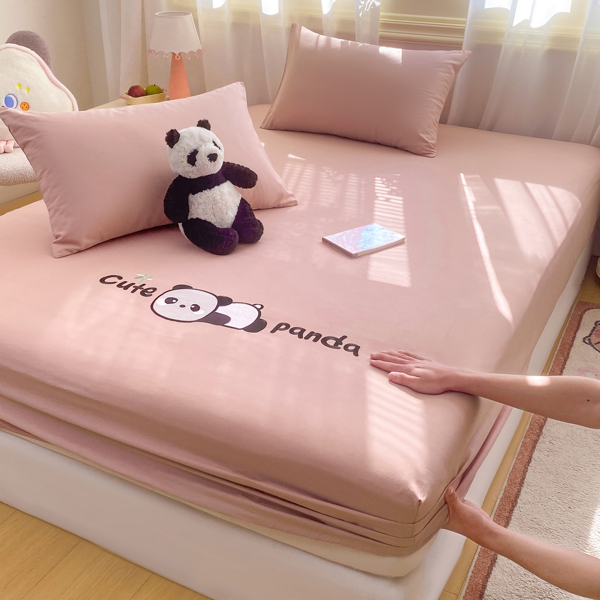 91家纺网 家纺一手货源 找家纺 恋人优选 2026新款爬爬熊刺绣全棉纯棉单床笠床笠单件（专版花型 盗版必究） 爬爬熊刺绣豆沙