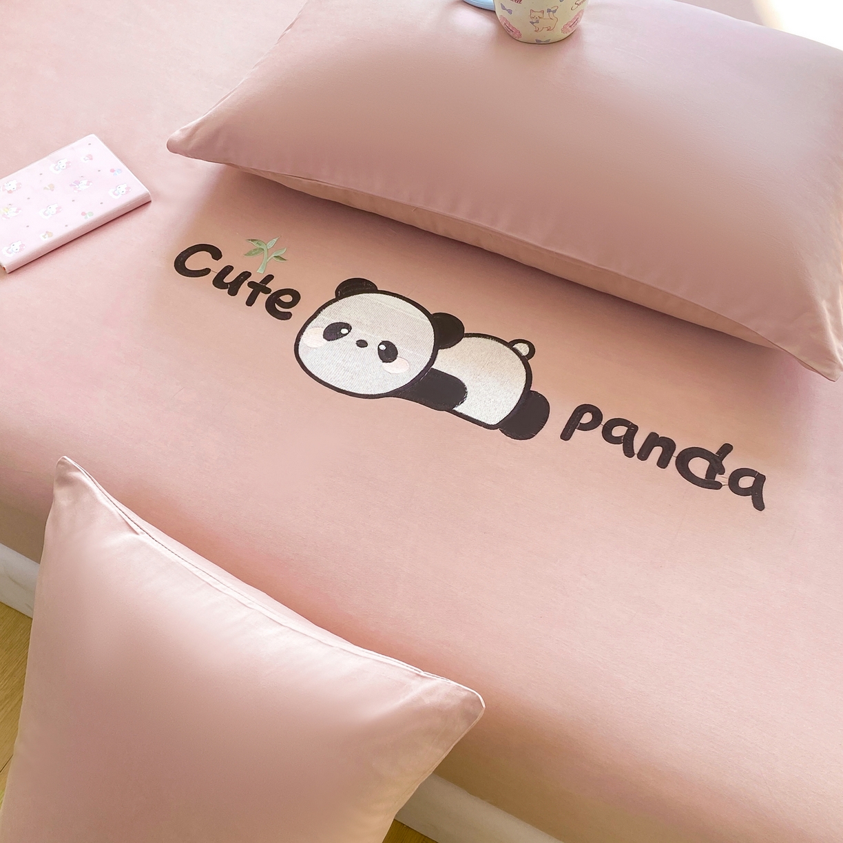 91家纺网 家纺一手货源 找家纺 恋人优选 2026新款爬爬熊刺绣全棉纯棉单床笠床笠单件（专版花型 盗版必究） 爬爬熊刺绣豆沙