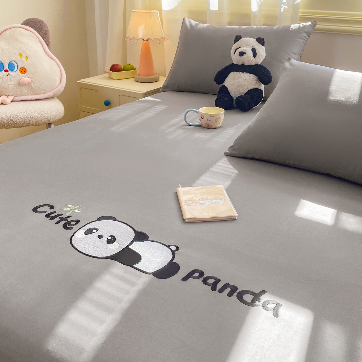 91家纺网 家纺一手货源 找家纺 恋人优选 2026新款爬爬熊刺绣全棉纯棉单床笠床笠单件（专版花型 盗版必究） 爬爬熊刺绣浅灰