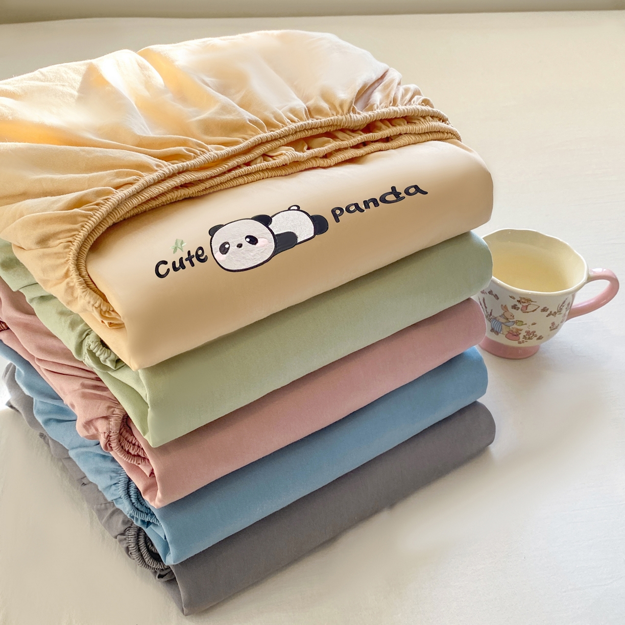 91家纺网 家纺一手货源 找家纺 恋人优选 2026新款爬爬熊刺绣全棉纯棉单床笠床笠单件（专版花型 盗版必究） 组合图（仅供展示不可下单）