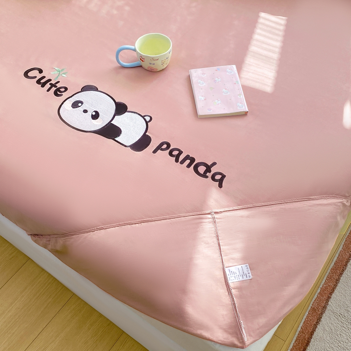 91家纺网 家纺一手货源 找家纺 恋人优选 2026新款爬爬熊刺绣全棉纯棉单床笠床笠单件（专版花型 盗版必究） 爬爬熊刺绣豆沙