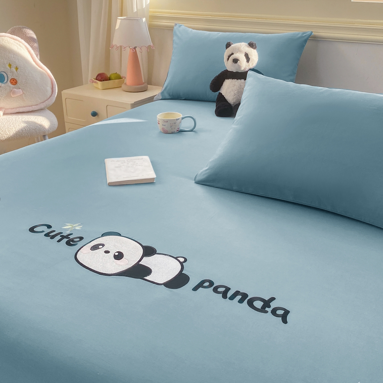 91家纺网 家纺一手货源 找家纺 恋人优选 2026新款爬爬熊刺绣全棉纯棉单床笠床笠单件（专版花型 盗版必究） 爬爬熊刺绣浅蓝