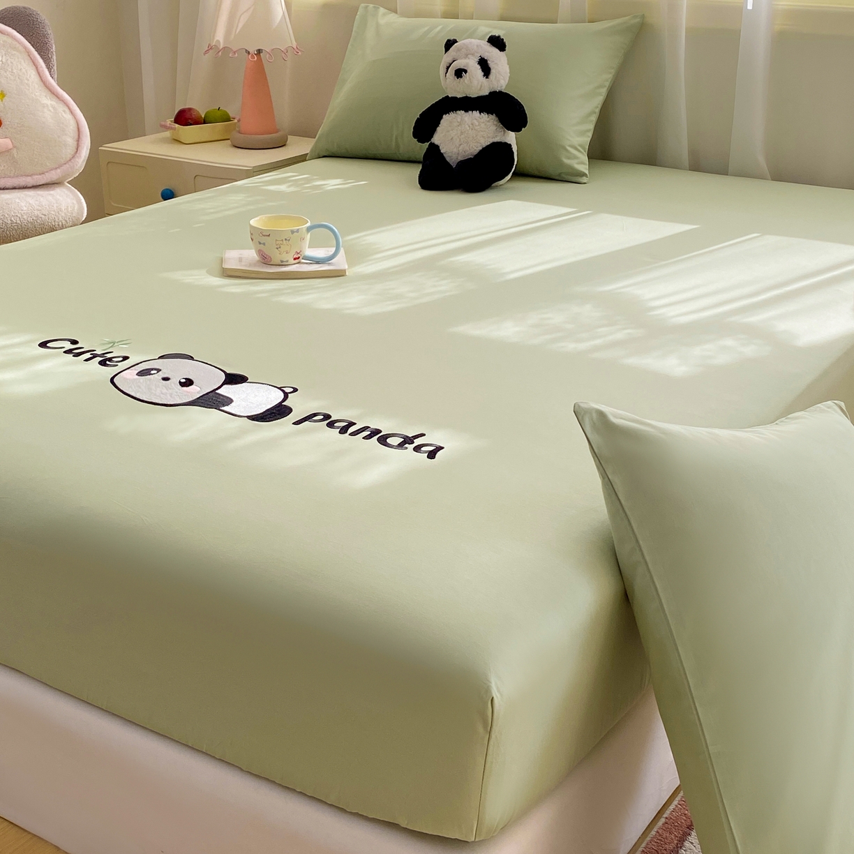 91家纺网 家纺一手货源 找家纺 恋人优选 2026新款爬爬熊刺绣全棉纯棉单床笠床笠单件（专版花型 盗版必究） 爬爬熊刺绣果绿