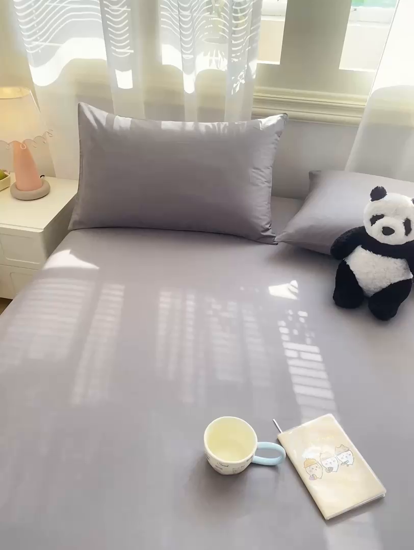 91家纺网 家纺一手货源 找家纺 恋人优选 2026新款爬爬熊刺绣全棉纯棉单床笠床笠单件（专版花型 盗版必究） 爬爬熊刺绣浅灰