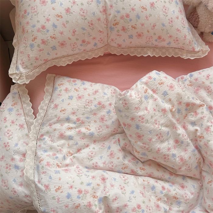 91家纺网 家纺一手货源 找家纺 壹号库家纺 2026新款云感木棉皱皱纱双层纱四件套-全棉花边款 白茶