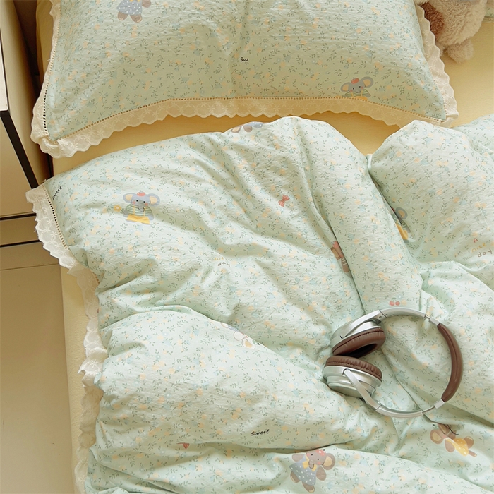 91家纺网 家纺一手货源 找家纺 壹号库家纺 2026新款云感木棉皱皱纱双层纱四件套-全棉花边款 快乐小象