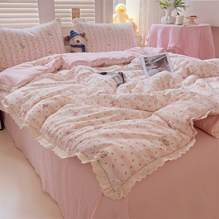 91家纺网 家纺一手货源 找家纺 壹号库家纺 2026新款云感木棉皱皱纱双层纱四件套-全棉花边款 蕾丝小兔