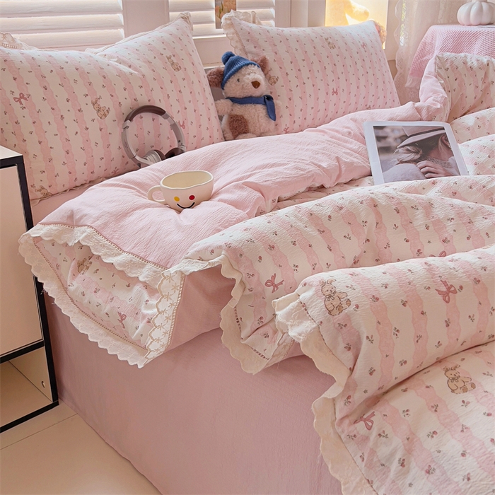 91家纺网 家纺一手货源 找家纺 壹号库家纺 2026新款云感木棉皱皱纱双层纱四件套-全棉花边款 蕾丝小兔