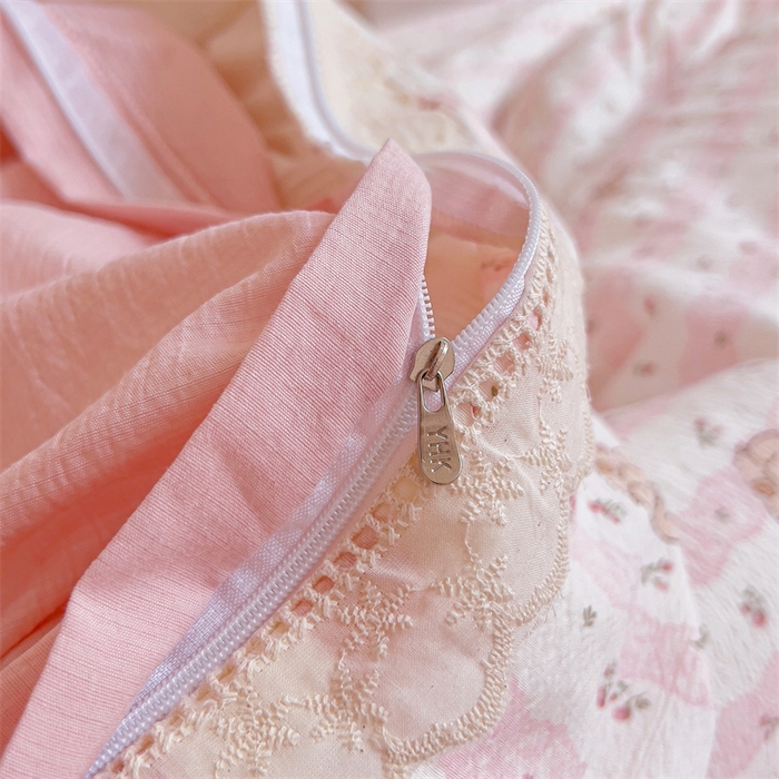 91家纺网 家纺一手货源 找家纺 壹号库家纺 2026新款云感木棉皱皱纱双层纱四件套-全棉花边款 蕾丝小兔