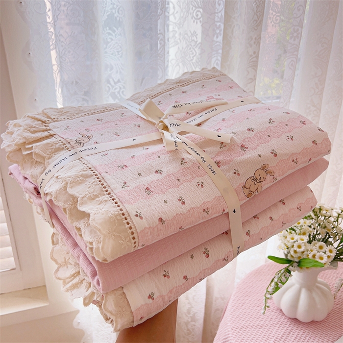 91家纺网 家纺一手货源 找家纺 壹号库家纺 2026新款云感木棉皱皱纱双层纱四件套-全棉花边款 蕾丝小兔