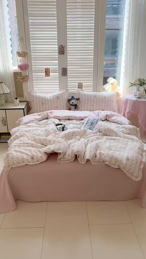 91家纺网 家纺一手货源 找家纺 壹号库家纺 2026新款云感木棉皱皱纱双层纱四件套-全棉花边款 蕾丝小兔