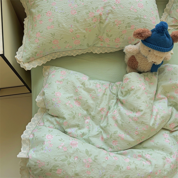 91家纺网 家纺一手货源 找家纺 壹号库家纺 2026新款云感木棉皱皱纱双层纱四件套-全棉花边款 木兮绿