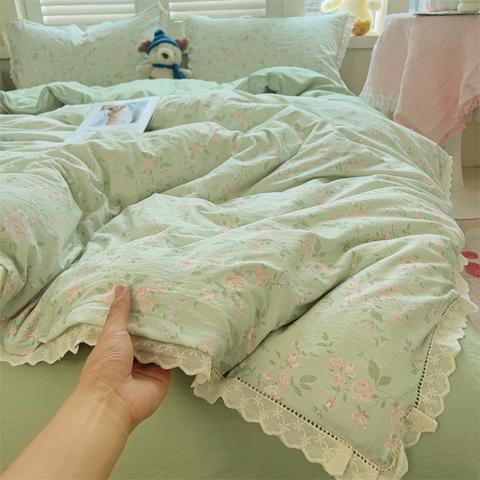 91家纺网 家纺一手货源 找家纺 壹号库家纺 2026新款云感木棉皱皱纱双层纱四件套-全棉花边款 木兮绿