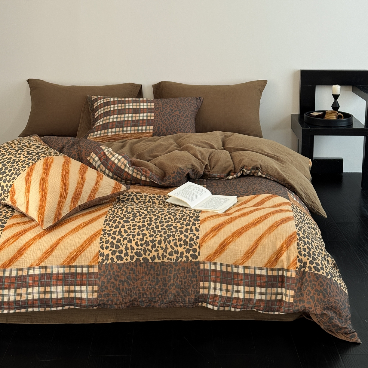 91家纺网 家纺一手货源 找家纺 山舍家居 2026新款全棉纯棉双层皱皱纱四件套 豹你入怀