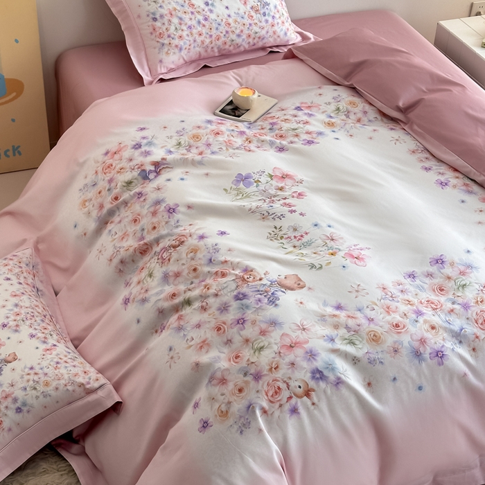 91家纺网 家纺一手货源 找家纺 禾时 2026新款全棉数码手绘油画卡通四件套 花漾熊趣（粉）