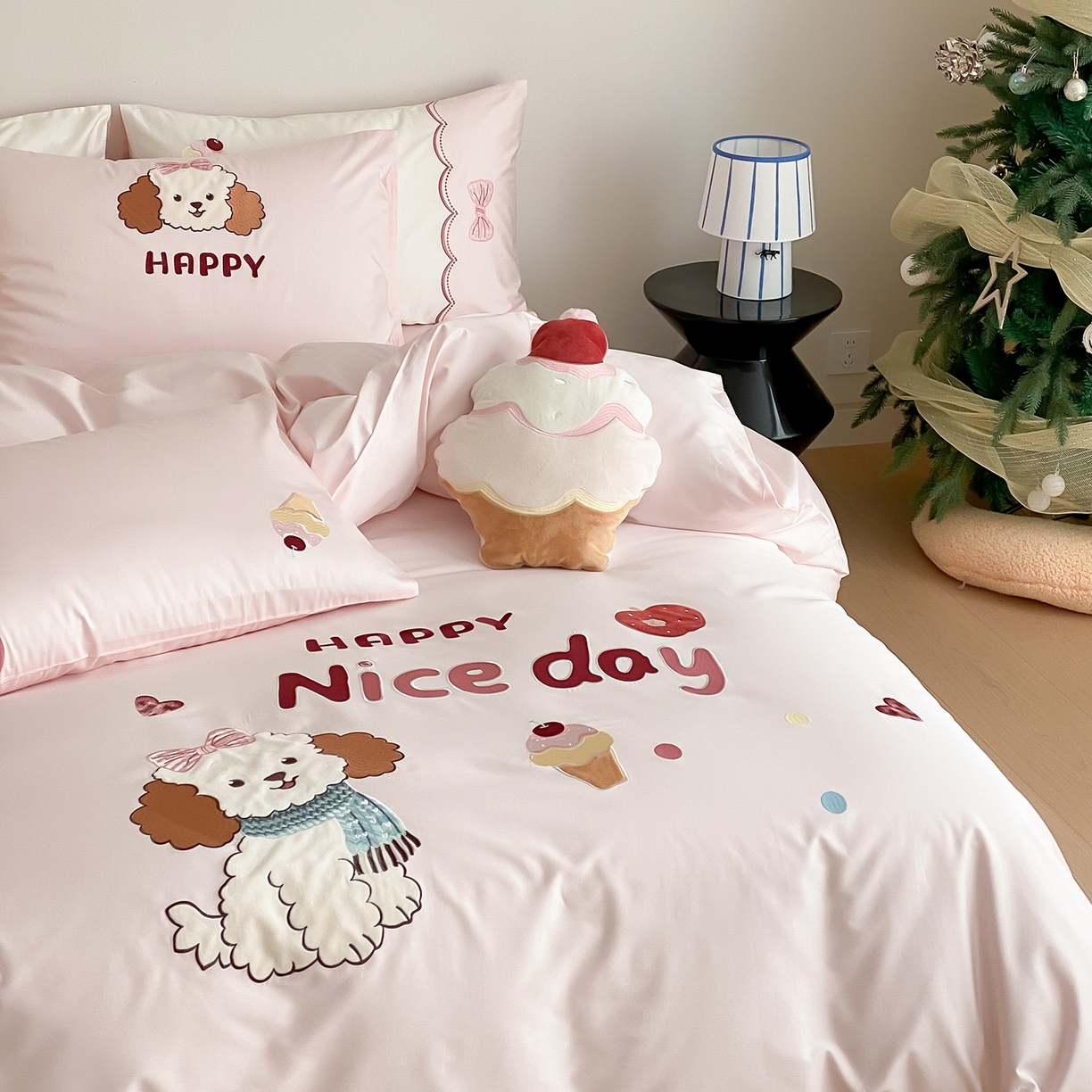 91家纺网 家纺一手货源 找家纺 极简 2026新款100s长绒棉纯棉刺绣四件套-奶油小狗 奶油小狗-粉