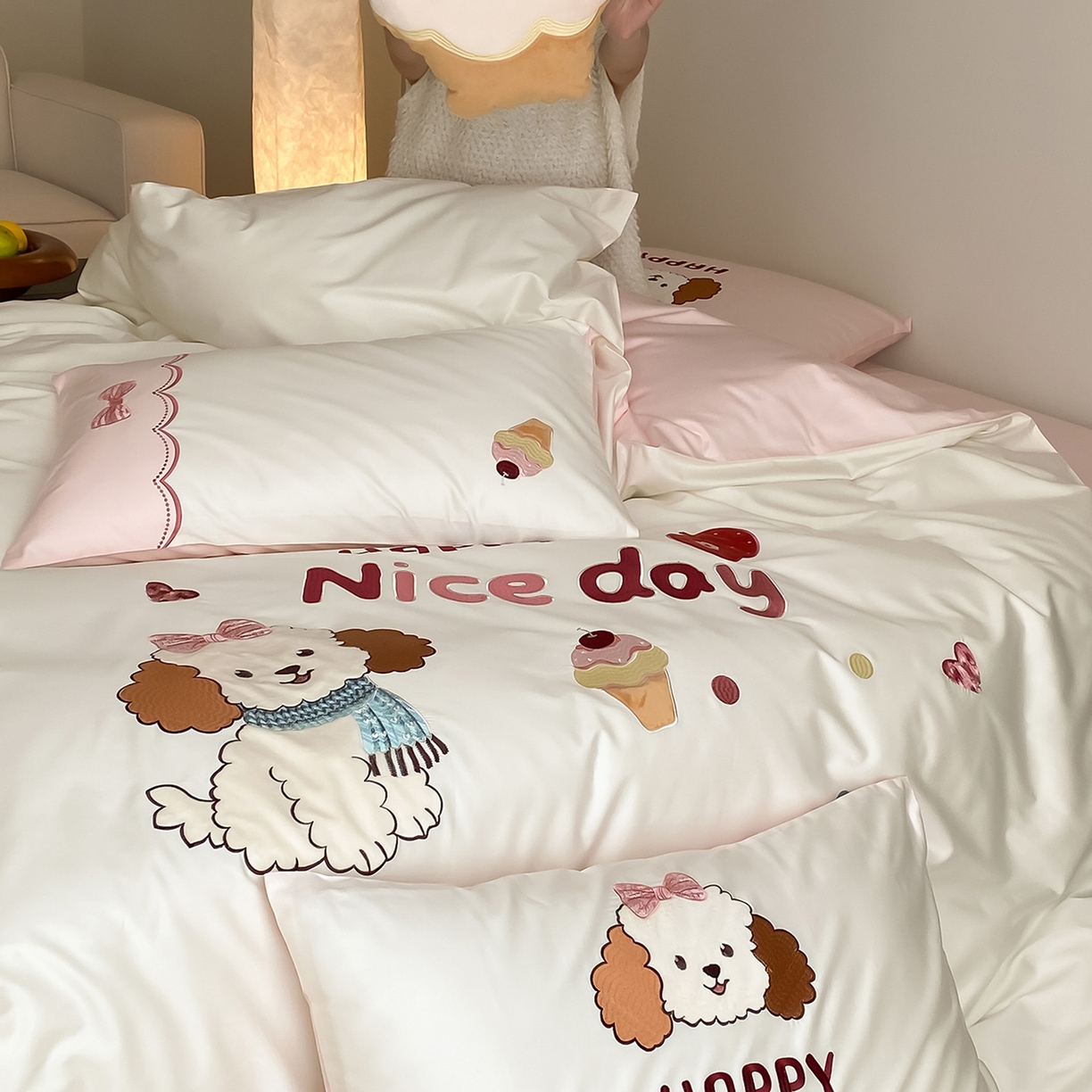 91家纺网 家纺一手货源 找家纺 极简 2026新款100s长绒棉纯棉刺绣四件套-奶油小狗 奶油小狗-白