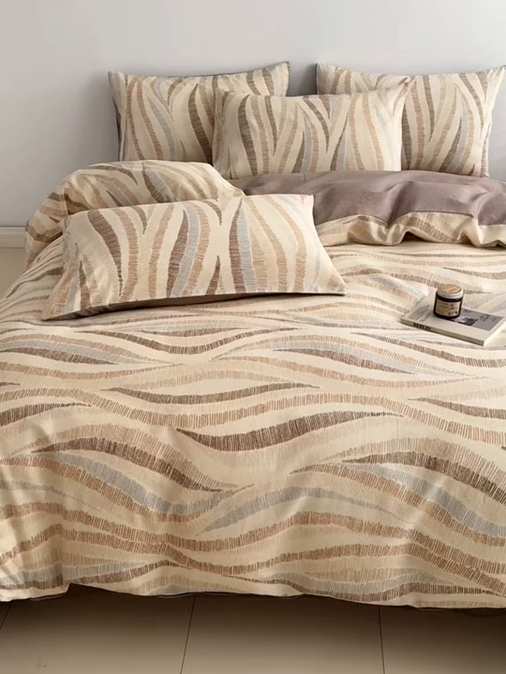 91家纺网 家纺一手货源 找家纺 简宜家居（朝初家纺） 2026新款12868全棉简约纯棉四件套 素色浪线