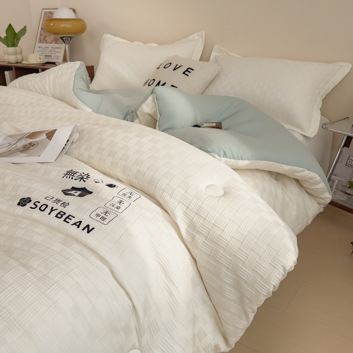 91家纺网 家纺一手货源 找家纺 好尚居 2026新款烫画华夫格冬被 双拼款☀白拼浅蓝