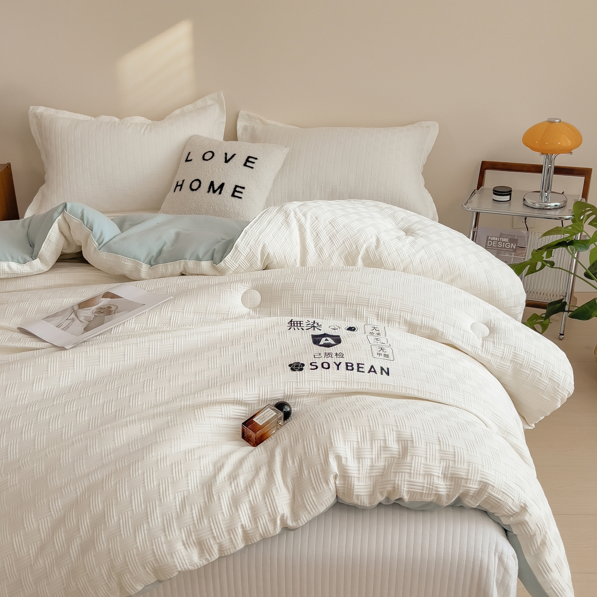 91家纺网 家纺一手货源 找家纺 好尚居 2026新款烫画华夫格冬被 双拼款☀白拼浅蓝