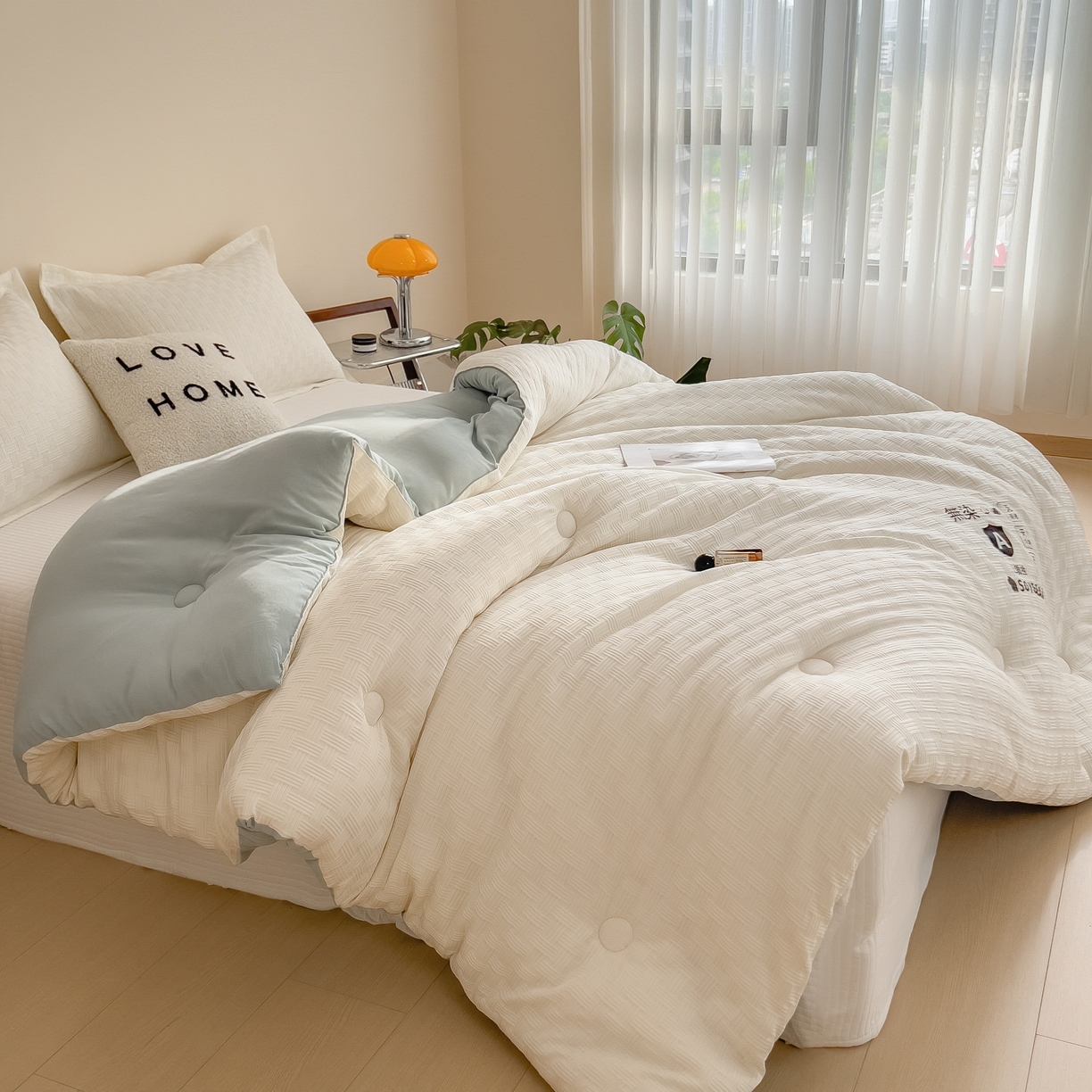 91家纺网 家纺一手货源 找家纺 好尚居 2026新款烫画华夫格冬被 双拼款☀白拼浅蓝