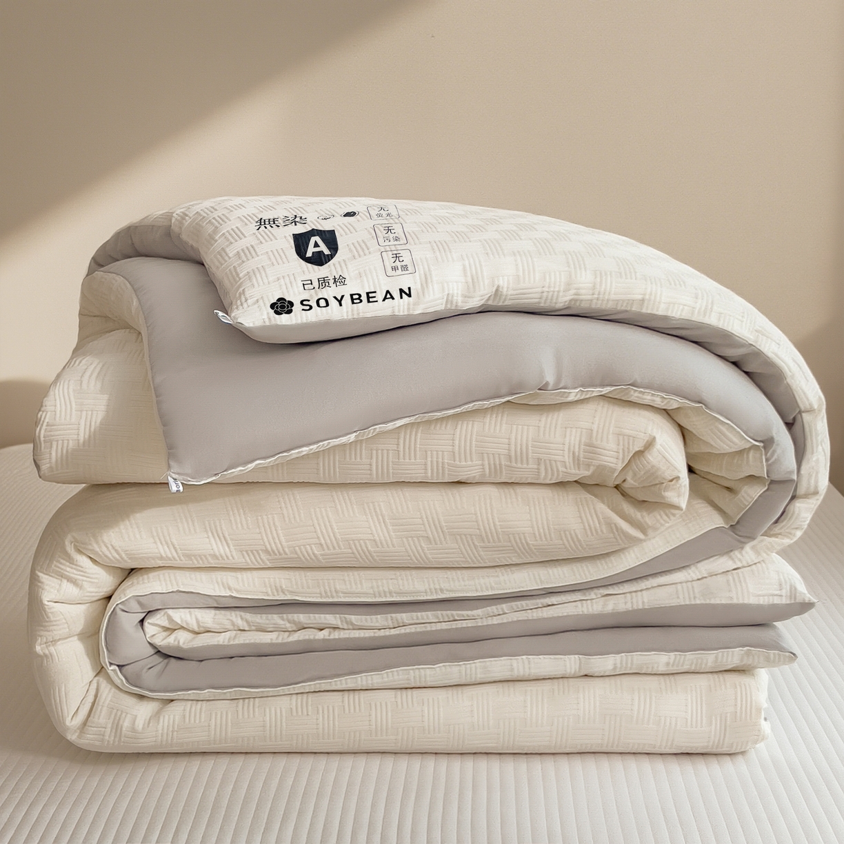 91家纺网 家纺一手货源 找家纺 好尚居 2026新款烫画华夫格冬被 双拼款☀白拼浅灰