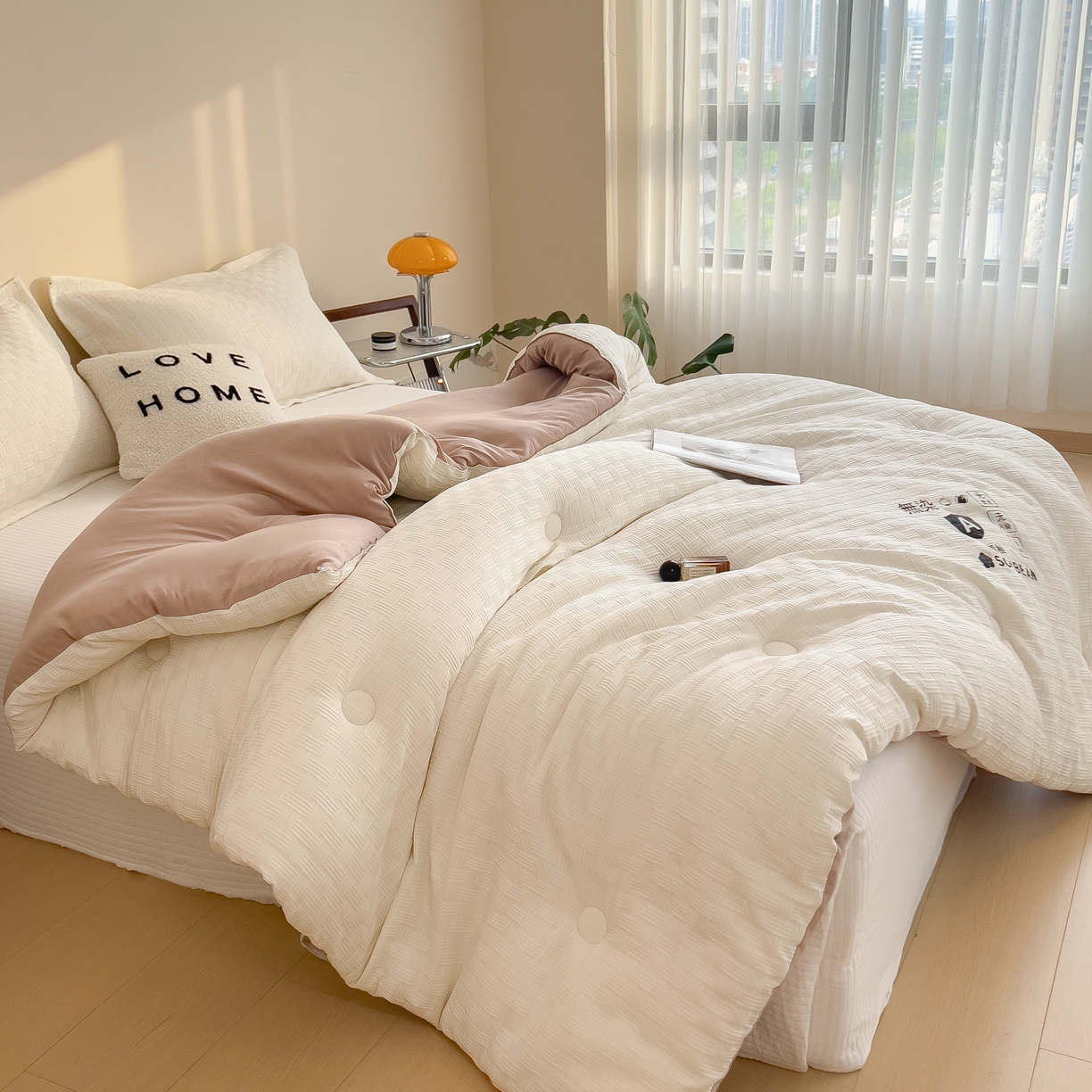 91家纺网 家纺一手货源 找家纺 好尚居 2026新款烫画华夫格冬被 双拼款☀白拼卡其